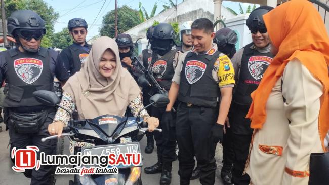 Bidan Cantik Yosowilanggun Ini Senang Motornya Ditemukan dan Diantar ...
