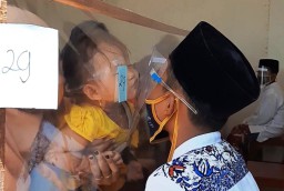 Ponpes Darun Najah Terapkan Protokol Kesehatan Pengiriman Wali Santri
