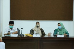 Ning Farin : Ajak PKBM Lumajang Tingkatkan IPM dan Tekan Nikah Dini