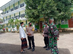 Kapolres Lumajang AKBP Eka Kunjungi Ponpes Darun Najah