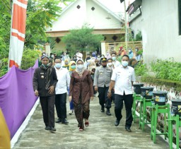 Bunda Indah Ajak Masyarakat Bangkitkan Gotong Royong di Lumajang