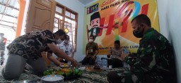 FKWL Lumajang Potong Tumpeng Sebagai Peringati Hari Pers Nasional 2021