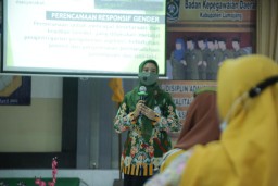 Ning Farin Ajak PMII Lumajang Atasi Persoalan Masyarakat