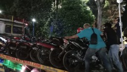 Tim Kuro Lumajang Grebek Arena Judi Sabung Ayam Amankan Ratusan Motor