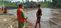 Pintu Air DAM Umbul Bondoyudo Lumajang Dibuka  Cari Bocah Tenggelam