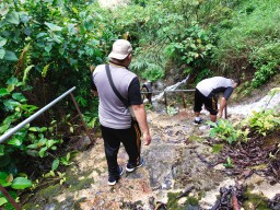 Kapolres Lumajang Ajak Olahraga Anggota di Wisata Goa Tetes