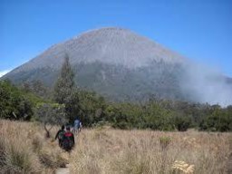 Musim Kemarau, Suhu di Puncak Gunung Semeru Bisa Sampai Minus 10 Derajat Celsius