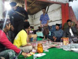 LPSK Bawa PakTosan dari Rumahnya Disayangkan Para Tamu dan Warga