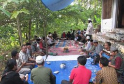 Warga dan Tokoh Agama Lereng Gunung Lemongan Gelar Doa Bersama