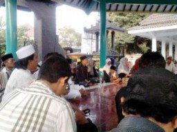 7 Hari Salim Kancil Meninggal, Ratusan Aktivis Lingkungan Gelar Tahlil di Alun-alun Lumajang