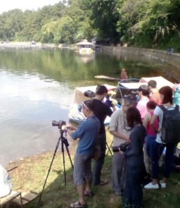 Keren..!! Belasan Turis Singapura Membidik Aktifitas Mancing di Ranu Klakah