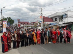 Bupati dan Tim Tari Kenalkan Salam I Like Lumajang Jadi Perhatian Tokoh Masyarakat Batak