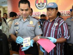 Polres Lumajang Gulung 3 Spesialis Copet Dalam Bus