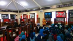 Tetap Menarik, Puluhan Siswa SMA Negeri Tempeh Kunjungi Museum Daerah Lumajang