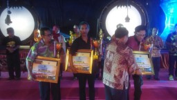 Tim Kesenian Lumajang Penyaji Terspektakuler di Jatim Spekta Night Carnival 2016