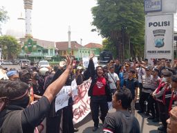 Usut Tuntas Kasus Ganja, Polres Lumajang Digeruduk Mahasiswa