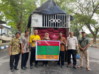 Kelompok Tani di Yosowilangun Lumajang Terima Bibit Bawang Merah