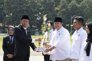 Gus Rozi Pemuda Asal Rowokangkung Terpilih sebagai Pemuda Pelopor Lumajang Bidang Pendidikan