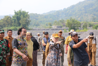 Lumajang Akan Bangun Jalan Tambang Pasir Sepanjang 9 Km di Pasirian