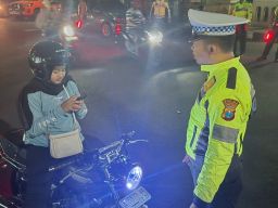 Satlantas Polres Lumajang Gelar Patroli Malam di Alun-Alun Antisipasi Kemacetan