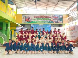 BEM STKIP PGRI Lumajang Gelar “Goes to School”, Dorong Budaya Literasi Siswa SMK