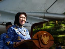 Bupati Lumajang Serahkan 631 SK PPPK 2024 di Selokambang, Dorong Peningkatan Kinerja