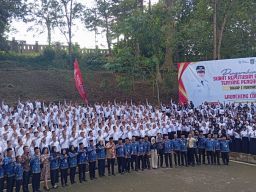 Bupati Lumajang Serahkan SK PPPK 2024, Tegaskan ASN Harus Bersih dari Perselingkuhan