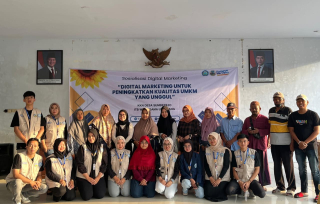 Mahasiswa ITB Widya Gama Lumajang Gelar Program Optimasi Pemasaran Produk UMKM di Desa Sumberejo