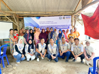 Mahasiswa ITB Widya Gama Lumajang Edukasi Warga Sumberejo Kelola Limbah Veneer Jadi Longcore