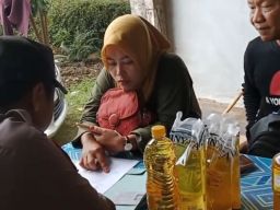 Tergiur Minyak Murah, Warga Desa Salak Lumajang Diminta KTP dan Verifikasi Wajah