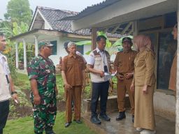 Bupati Lumajang Pastikan Rumah Lansia di Pasrujambe Segera Direnovasi