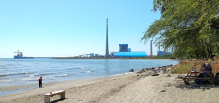 Pantai Bohay Probolinggo, Pesona Laut Biru di Pesisir Paiton