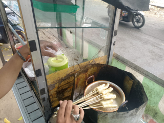 Sempol Toga Pak Jibril, Jajanan Malam Favorit di Lumajang