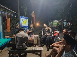 Polsek Tempursari Gelar Patroli Dialogis, Dorong Warga Aktifkan Poskamling