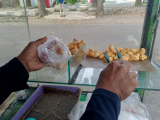 Kayla Molen pak iwan, Camilan Sederhana yang Digemari Warga Lumajang