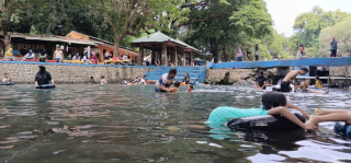 Wisata Alam Banyu Biru, Pesona Mata Air Jernih di Pasuruan