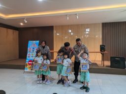 Satlantas Polres Lumajang Dekatkan Diri dengan Anak Lewat Program “Polisi Sahabat Anak
