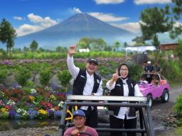 Dari Desa Sumberurip untuk Indonesia: Pronojiwo Hadirkan Taman Bunga Puspa Adi Warna