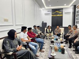 Panas Jadi Teduh, Keluarga Tersangka Curwan Datang ke Polres Lumajang untuk Minta Maaf