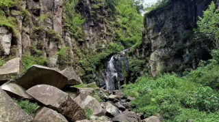 Coban Supit Urang, Keindahan Alam Tersembunyi di Balik Hutan Pujon Malang