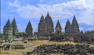 Pesona Megah Candi Prambanan Yogyakarta, Keajaiban Arsitektur di Tanah Jawa