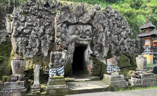Menyelami Keheningan Spiritual di Goa Gajah Bali, Warisan Sejarah Suci di Gianyar