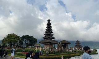 Pura Ulun Danu Beratan Bali, Pesona Sakral di Tepian Danau Bedugul