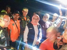 Bupati Lumajang Turun Lapangan di Tengah Status Awas Semeru