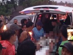 Truk Bermuatan Kayu Hantam Rumah dan Warga di Candipuro: Satu Tewas, Empat Luka-Luka