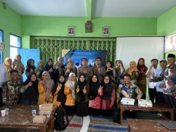 STKIP PGRI Lumajang Latih Guru MTs Buat Bahan Ajar Etnomatematika Berbasis Augmented Reality