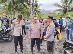 Kapolres Lumajang ‘All Out’ Tangani Dampak Banjir Lahar Semeru