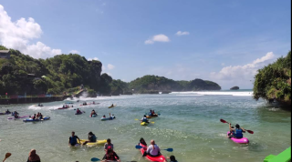 Pesona Pantai Drini, Keindahan Dua Wajah Laut di Gunungkidul Yogyakarta