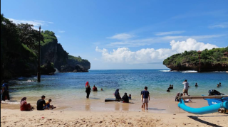 Pantai Gesing Yogyakarta, Surga Tenang di Ujung Gunungkidul yang Memanjakan Wisatawan