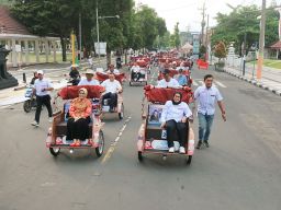 Pemerintah Lumajang Hadirkan Pembangunan Berorientasi Manusia Melalui Becak Listrik